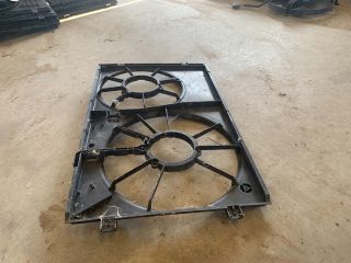 bontott VW GOLF V Hűtőventilátor Keret