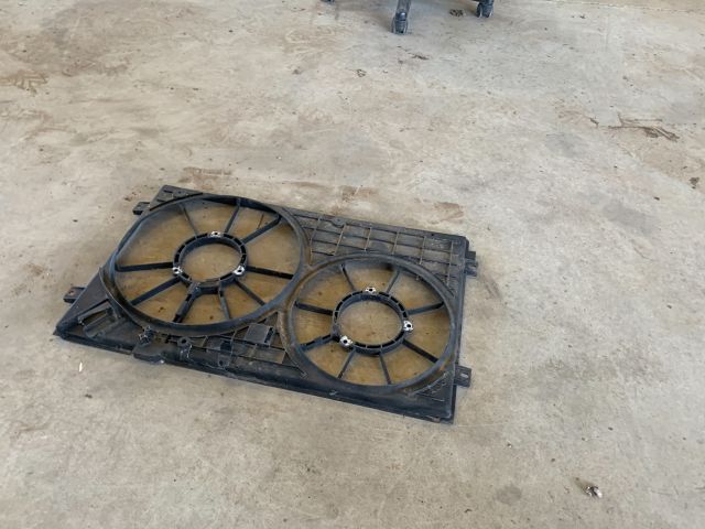 bontott VW GOLF V Hűtőventilátor Keret