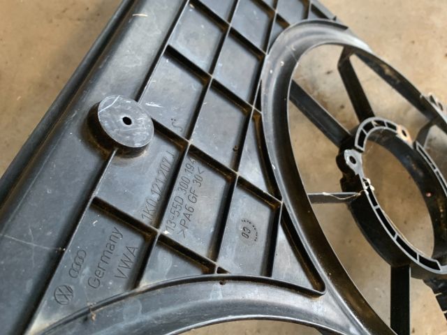 bontott VW GOLF V Hűtőventilátor Keret