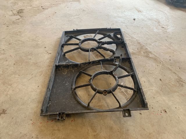 bontott VW GOLF V Hűtőventilátor Keret
