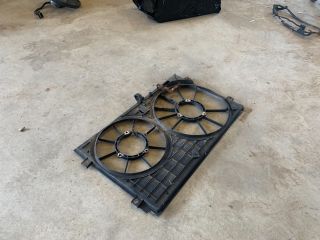 bontott VW GOLF V Hűtőventilátor Keret