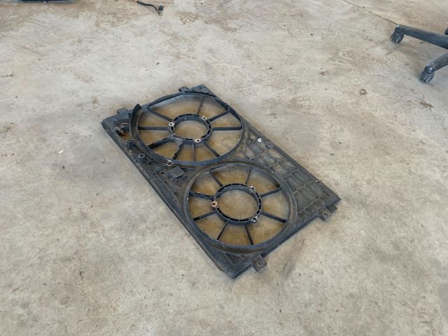 bontott VW GOLF V Hűtőventilátor Keret