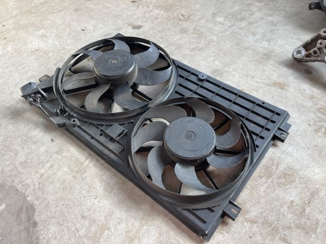 bontott VW GOLF V Hűtőventilátor