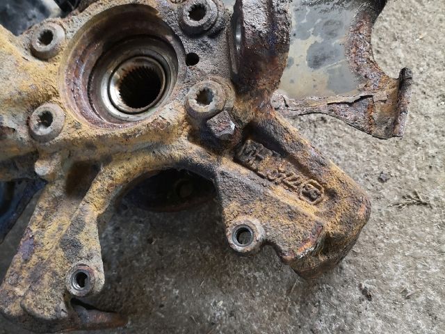 bontott VW GOLF V Jobb első Csonkállvány Kerékaggyal