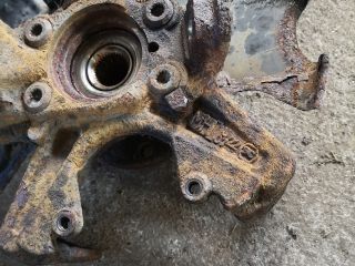 bontott VW GOLF V Jobb első Csonkállvány Kerékaggyal