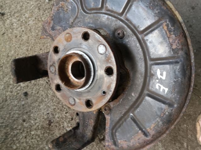 bontott VW GOLF V Jobb első Csonkállvány Kerékaggyal