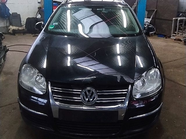 bontott VW GOLF V Jobb első Csonkállvány Kerékaggyal