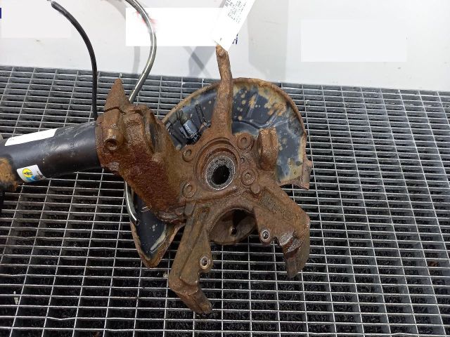 bontott VW GOLF V Jobb első Csonkállvány