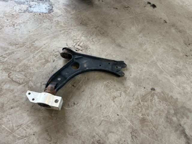 bontott VW GOLF V Jobb első Lengőkar