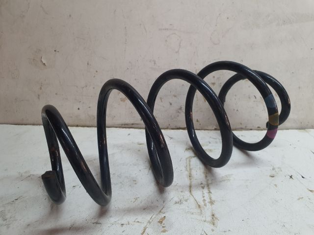 bontott VW GOLF V Jobb első Rugó