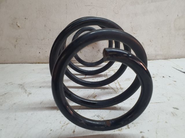 bontott VW GOLF V Jobb első Rugó