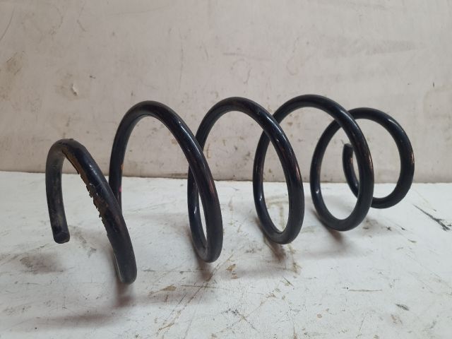 bontott VW GOLF V Jobb első Rugó