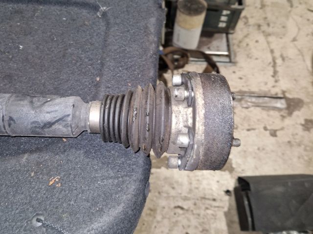 bontott VW GOLF V Jobb Féltengely