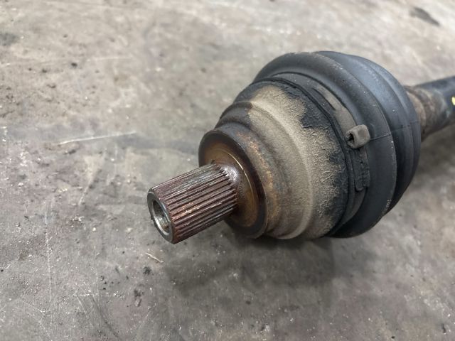 bontott VW GOLF V Jobb Féltengely