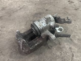 bontott VW GOLF V Jobb hátsó Féknyereg Munkahengerrel