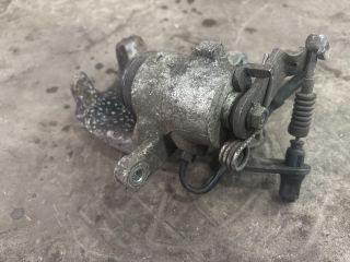 bontott VW GOLF V Jobb hátsó Féknyereg Munkahengerrel