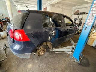 bontott VW GOLF V Jobb hátsó Féknyereg Munkahengerrel