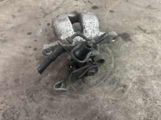 bontott VW GOLF V Jobb hátsó Féknyereg Munkahengerrel