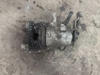 bontott VW GOLF V Jobb hátsó Féknyereg Munkahengerrel