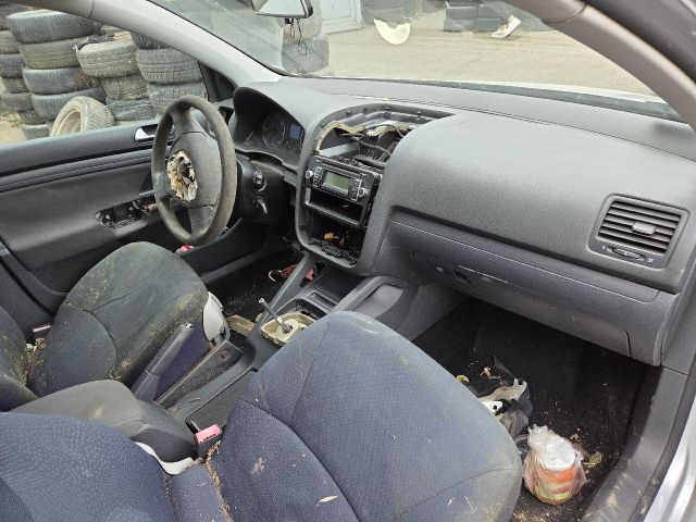 bontott VW GOLF V Kilométeróra