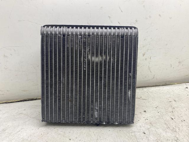 bontott VW GOLF V Klímahűtő Radiátor