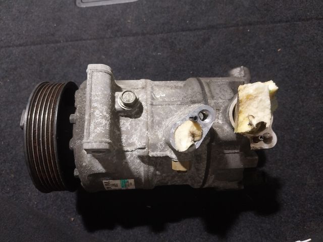bontott VW GOLF V Klímakompresszor