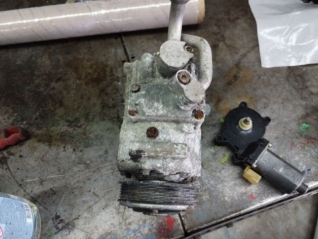 bontott VW GOLF V Klímakompresszor