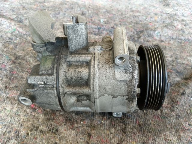 bontott VW GOLF V Klímakompresszor