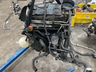 bontott VW GOLF V Komplett Motor (Segédberendezésekkel)