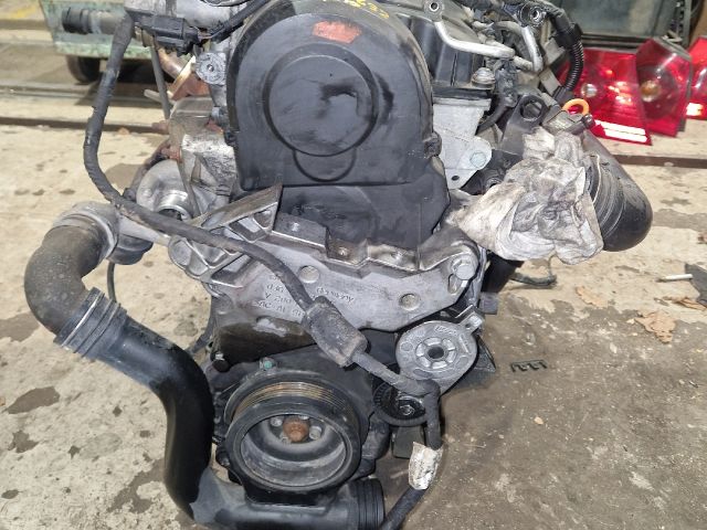 bontott VW GOLF V Komplett Motor (Segédberendezésekkel)