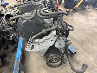 bontott VW GOLF V Komplett Motor (Segédberendezésekkel)