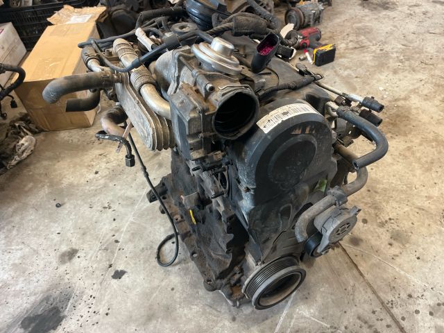 bontott VW GOLF V Komplett Motor (Segédberendezésekkel)