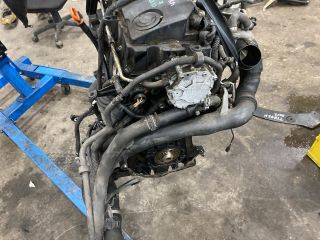 bontott VW GOLF V Komplett Motor (Segédberendezésekkel)