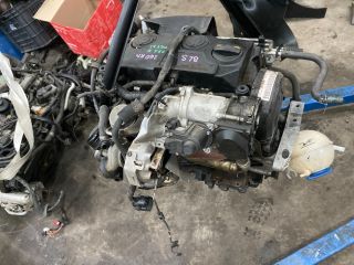 bontott VW GOLF V Komplett Motor (Segédberendezésekkel)