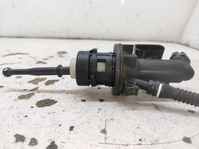 bontott VW GOLF V Kuplung Munkahenger