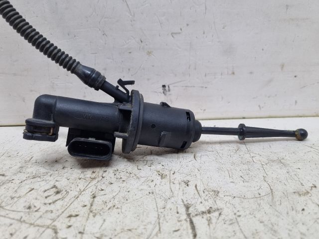 bontott VW GOLF V Kuplung Munkahenger