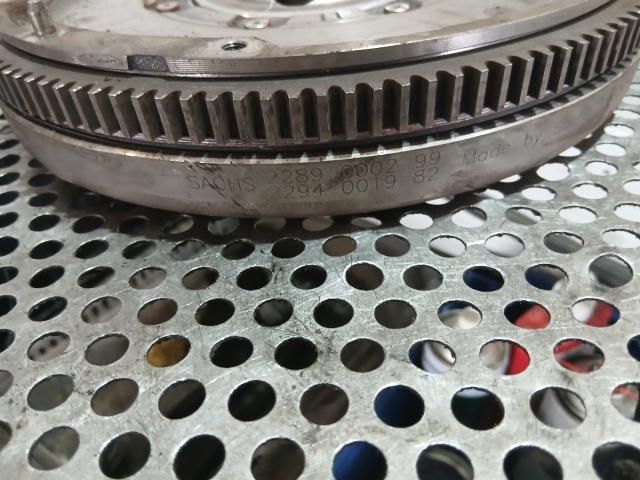 bontott VW GOLF V Kuplung Szett (Szerkezet, Tárcsa)