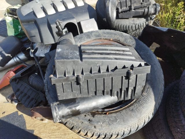 bontott VW GOLF V Légszűrő Ház