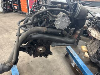 bontott VW GOLF V Motor (Fűzött blokk hengerfejjel)