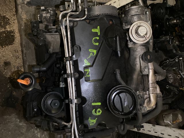 bontott VW GOLF V Motor (Fűzött blokk hengerfejjel)