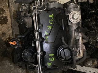 bontott VW GOLF V Motor (Fűzött blokk hengerfejjel)