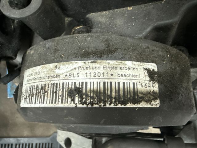 bontott VW GOLF V Motor (Fűzött blokk hengerfejjel)