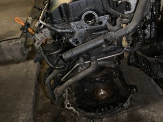 bontott VW GOLF V Motor (Fűzött blokk hengerfejjel)