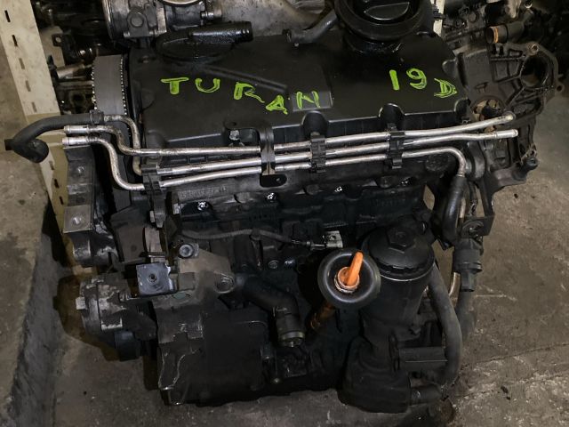 bontott VW GOLF V Motor (Fűzött blokk hengerfejjel)