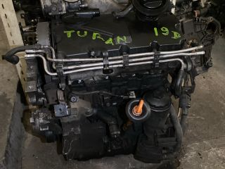 bontott VW GOLF V Motor (Fűzött blokk hengerfejjel)