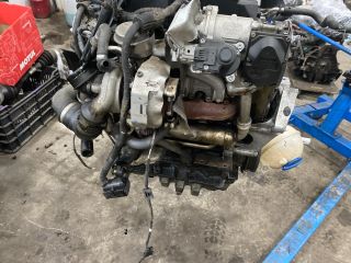 bontott VW GOLF V Motor (Fűzött blokk hengerfejjel)