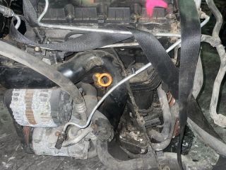 bontott VW GOLF V Motor (Fűzött blokk hengerfejjel)