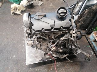 bontott VW GOLF V Motor (Fűzött blokk hengerfejjel)