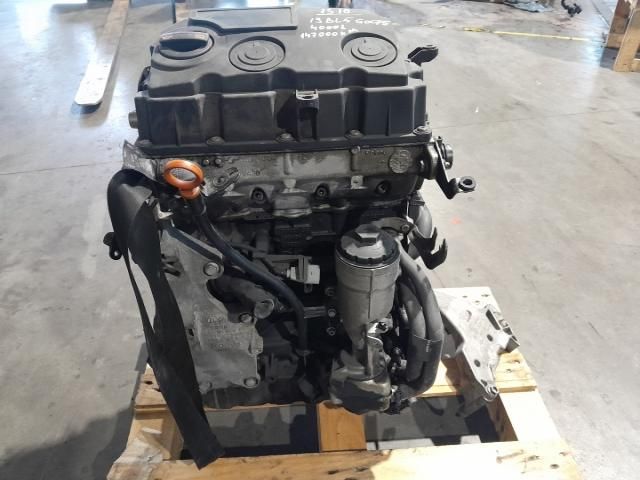 bontott VW GOLF V Motor (Fűzött blokk hengerfejjel)