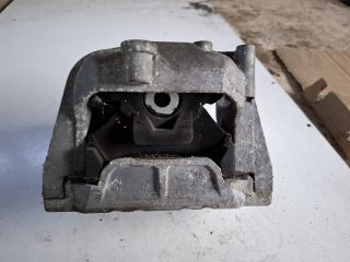bontott VW GOLF V Motor Tartó Bak (Fém)
